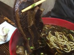 -小龙大肉面馆