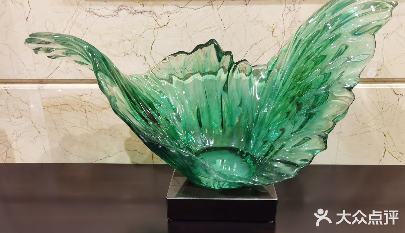 地下室有车位（住宿完领停车券）