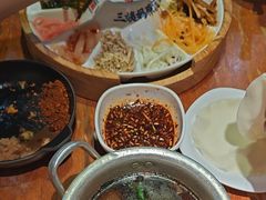 -怪噜范·老贵阳街头名小吃(鸿通城店)