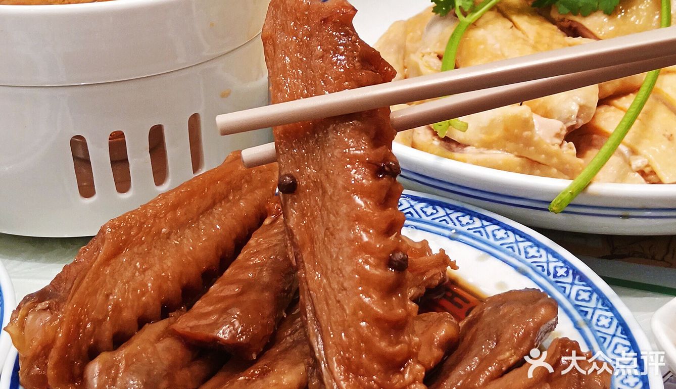 苏州城也有老上海风潮，白斩鸡正是儿时的味道～