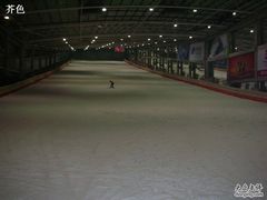 -乔波室内滑雪场