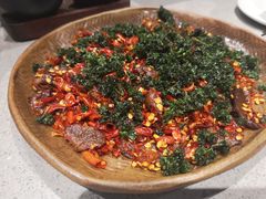 丘北辣椒炒鲜腌寻甸黄牛背脊-半山腰·云南菜(侨福芳草地店)
