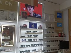 -美式眼镜·授权蔡司.依视路.尼康.豪雅.明月(南翔印象城店)