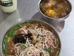 -正宗杨记普洱酸醋米线(总店)