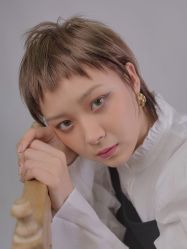 -诗悦发型烫染SALON