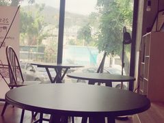 靠窗位-251#coffee roasters(沿河东路店)