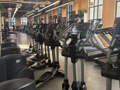 -岩顶健身(玄武店)