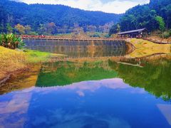 -梅岭月亮湾山体公园