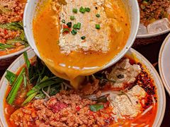 -粉八·云南米线·建水烧烤(常熟路店)