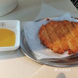 外酥里嫩，我们吃完又追加了一份，记得一定要蘸配的酱
