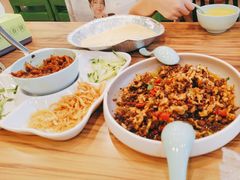 外婆菜炒鸡蛋-合合春饼·酱骨·东北菜(潘家园店)
