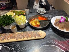 -热火朝天鲜切牛肉火锅(南强街巷店)