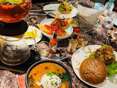 四川担担牛肉汤意面配牛肉汉堡扒-Lets burger非常汉堡·环球风味(蓝色港湾店)