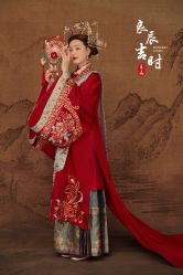 -现代经典婚纱摄影