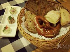 -皇冠自酿啤酒坊(中国红街5号楼店)