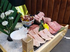 -铭牛烧肉·和牛海鲜自助(高新月牙湖店)