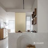 卧室连通客厅，有氧阳台餐厅，90㎡温馨复古的氛围家