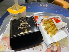 安格斯厚牛芝士堡-麦当劳(百联西郊购物中心店)
