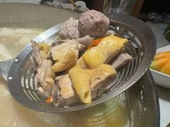 -尚尚仙·酸汤猪手·猪肚鸡火锅(华联万柳购物中心店)