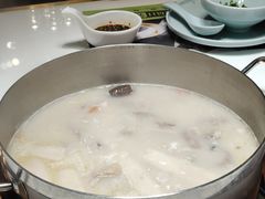-洪氏嗨捞·猪肚鸡火锅(阳光天地店)