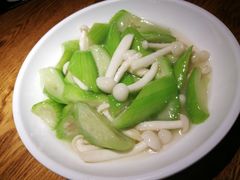 白玉菇炒丝瓜-老屋印象川菜(马园路店)