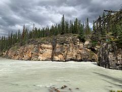 -阿萨巴斯卡瀑布观景点