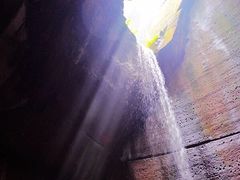 -伍山石窟
