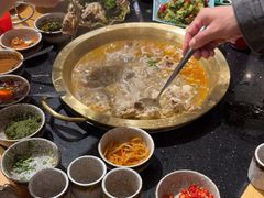 -顶顶汤火牛排火锅·经典铜锅涮肉