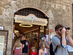 -Gelateria Dondoli