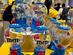 -m豆巧克力世界(上海世茂广场店)