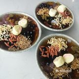 这家的麻酱吃起来就不像好麻酱的样子