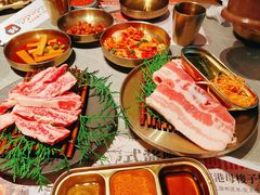 -草家酱蟹炭火烤肉店(珲春南路一店)