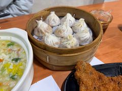 -莱莱小笼·乔艾