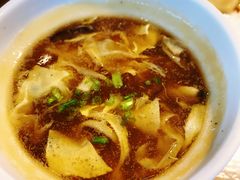 酸辣海鲜饺子汤-船歌·鱼水饺青岛菜(金狮广场店)