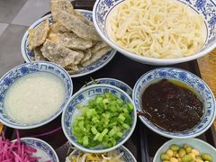 老北京炸灌肠-门框胡同百年卤煮(新街口店)