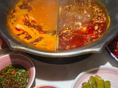 番茄菌汤辣牛油锅底-九鼎轩脆毛肚火锅(三钢里店)