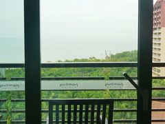 -三亚湾海居铂尔曼度假酒店