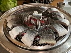 -围炉肉舍•炭烤活鳗•丹东海鲜烤肉(步行街店)