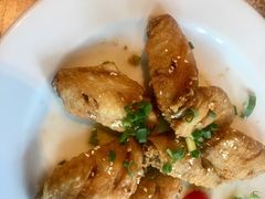 -Chom Cafe and Restaurant