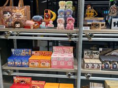 -泡泡玛特POPMART(黄岛新城吾悦店)