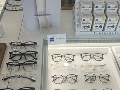 -三目眼镜·蔡司视觉合作店(青浦宝龙店)