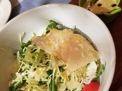 -香格里拉鱼跃地中海西餐厅·牛排披萨