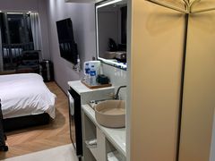 -索菲亚S轻奢HOTEL(广州花地湾地铁站店)