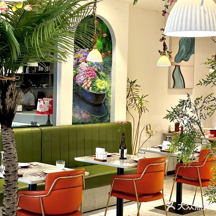 在北京！吃到了！草莓🍓瀑布蛋糕！！