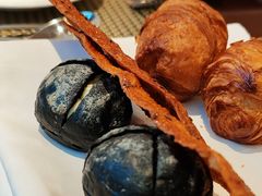 竹炭面包-上海兴国宾馆香樟园西餐厅