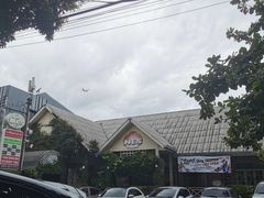 -莓园冰淇淋店