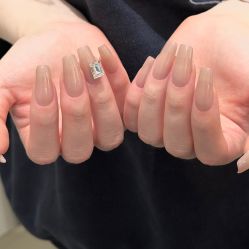 -猪猪女孩日式美睫美甲