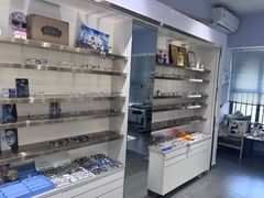 -视野联行眼镜•蔡司•依视路(温江店)