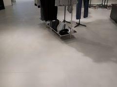 -URBAN REVIVO(七宝领展广场店)