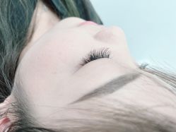 -首珥假日美睫美甲